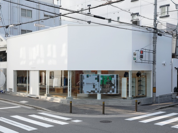 販売スタッフ（外国語を話せる方優遇）