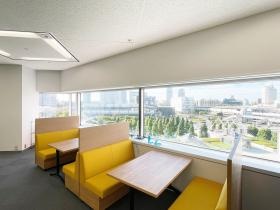 社内の談話スペースです。