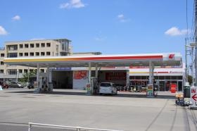 人々の足となる「カーライフ」を支えるお店です