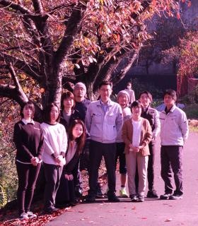 分からないことは質問できたり教え合える共に成長できる会社です