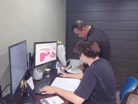 小人数の会社なので社長も含めた皆で仕事をしています