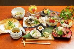 季節の食材と無添加調味料にこだわったコース料理
