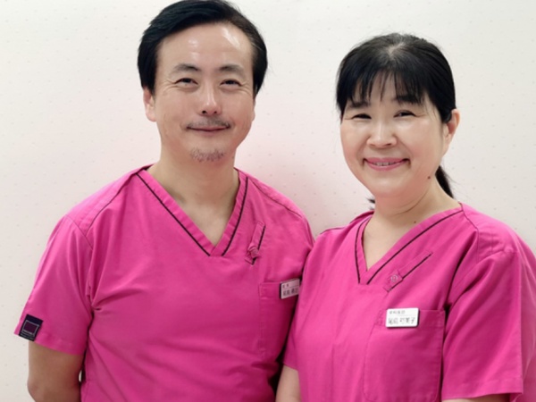院長　尾島 勇治 ／ 歯科医師　尾島 裕美子
