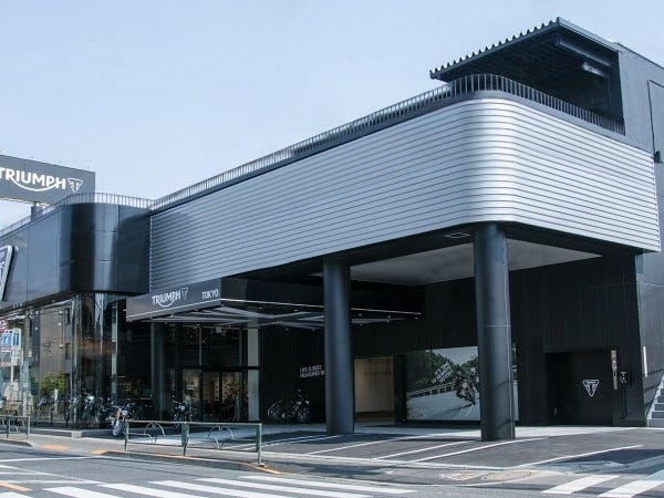 トライアンフ東京店舗外観です♪