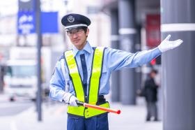 仕事風景です。（駐車場誘導）