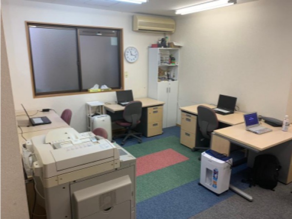 静かで落ち着いた環境です。駅近で通勤しやすい環境です！