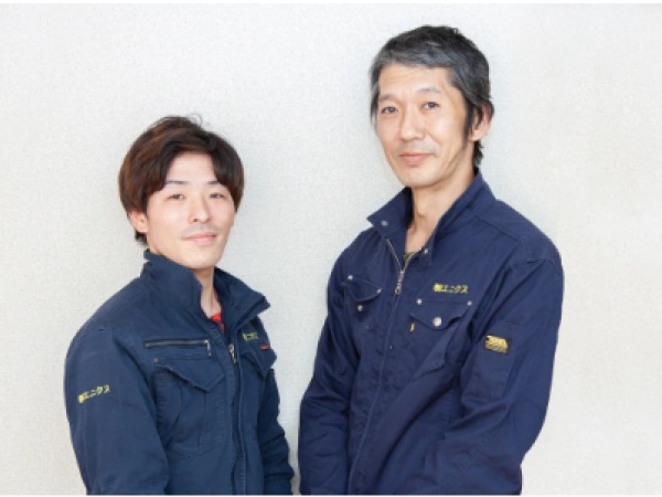 あなたと一緒に働く先輩スタッフです。困ったことがあれば何でも言ってくださいね！