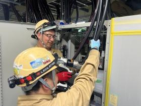 【工事の様子】配電盤ケーブル接続工事