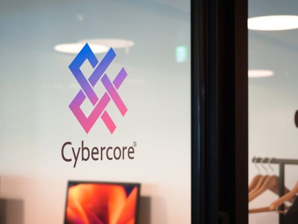 東京オフィスは、東京駅・大手町駅それぞれに直結するWeWork丸の内に入居しています。