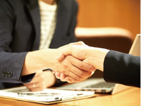 顧客情報ライセンス管理・ITサポート・事務（みなとみらい勤務・未経験OK）