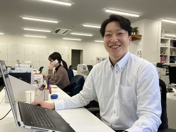 20代～30代の社員を中心に男性社員も活躍中です！！