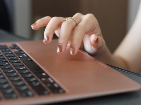 SNS運用スタッフ・美容クリニックSNSの運用スタッフ（InstagramやTikTokが好きな方歓迎・職種未経験の方も歓迎）