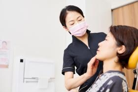 院長による表情筋エクササイズ指導（きみえ式メソッド）