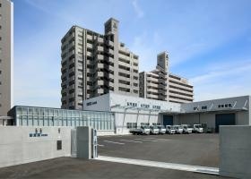 岡重井口分室の事務所と倉庫（トラック）