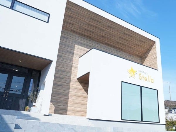 スタジオの外観です。2023年に完成した新しい建物です。