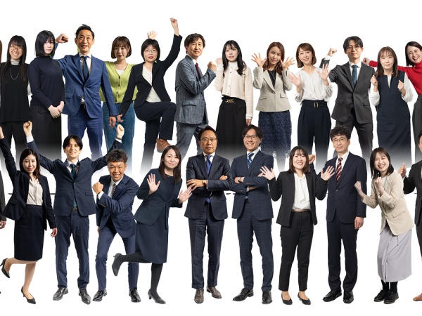 司法書士法人・行政書士法人C-firstは総勢47名！大阪と東京合わせて4拠点でがんばってます！