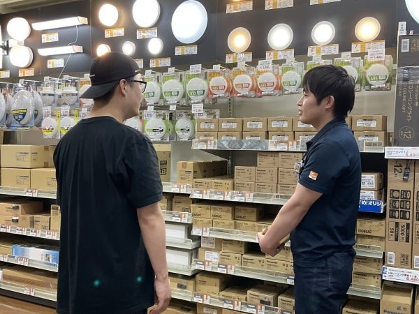 主な業務は建築資材の販売や売り場づくり、商品のご相談を含めた接客になります。