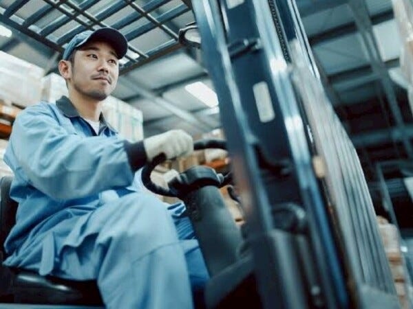 フォークリフトスタッフ・フォークリフト運搬（フォークリフト運転免許）