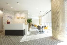 グループ本社エントランス風景