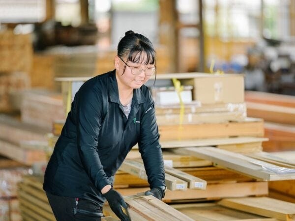 「感動と付加価値」を提供していくという会社の志や、目標に共に向かう仲間を求めています。ぜひ高橋材木店で一緒に成長していきましょう！