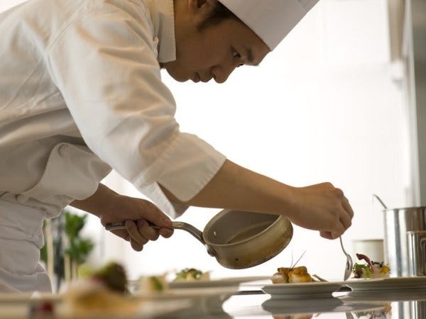 将来性溢れる若いシェフも活躍しています。