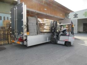 工場内作業風景