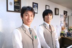 フロントスタッフ