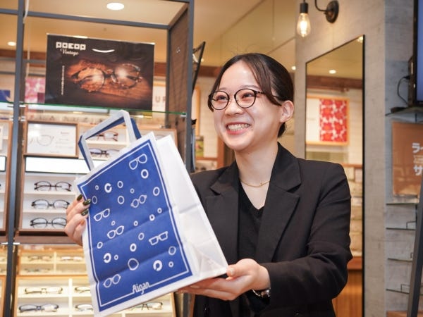 メガネ専門店接客販売スタッフ・販売スタッフ（未経験OK・そんなあなたも大歓迎）