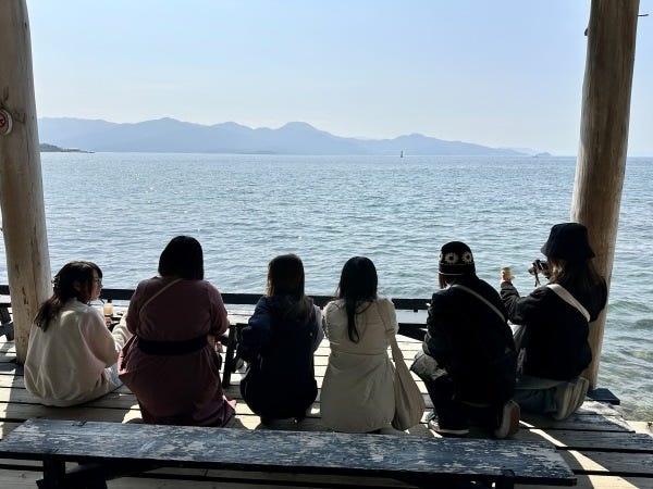 年齢層は20代～60代の方までいますが、現在は20代社員が一番多いです。女性も従業員の半数以上でママ社員も多く在籍しています。