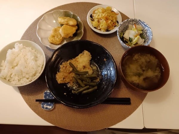 料理は基本的に湯煎料理となります。職員様の負担を減らして利用者様への傾聴の時間などにおてていただきたいと考えております。