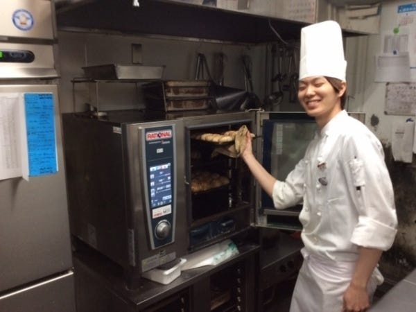 洋食店のキッチンスタッフ・カジュアル洋食レストランの料理長候補（アルバイト可）