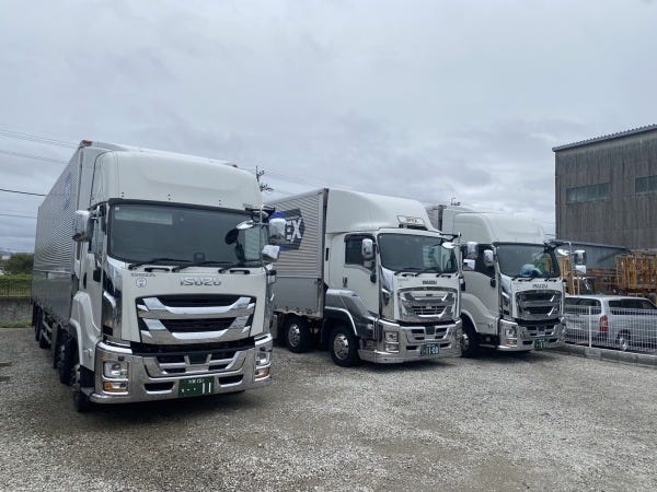 いすゞトラックが多いのですが千葉のフリー業務に関しては日野の車両になります。