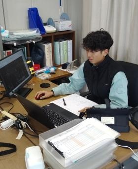 施工管理作業の様子