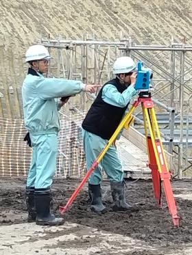 施工管理作業の様子
