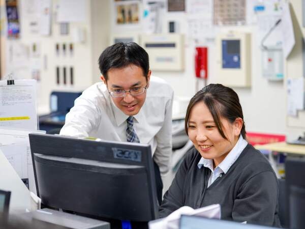 一緒に働くチームメンバーが丁寧にフォローいたしますので、わからないことがあればいつでもご相談ください。