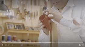 手縫いでの製作風景