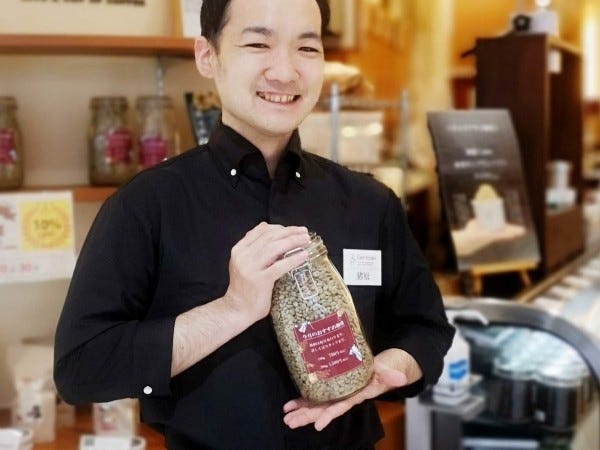 カフェスタッフ