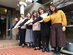 全社４４名中２８名が女性の建設会社です！写真は米子店スタッフ