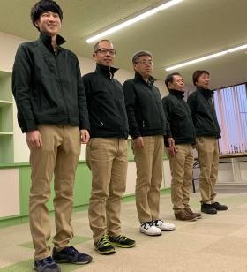 建設事業部スタッフです ２０１９年ユニフォームを更新しました