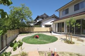 ホームデコは住宅の庭や室内外のリフォームをします