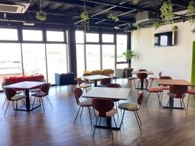 社内カフェテリア