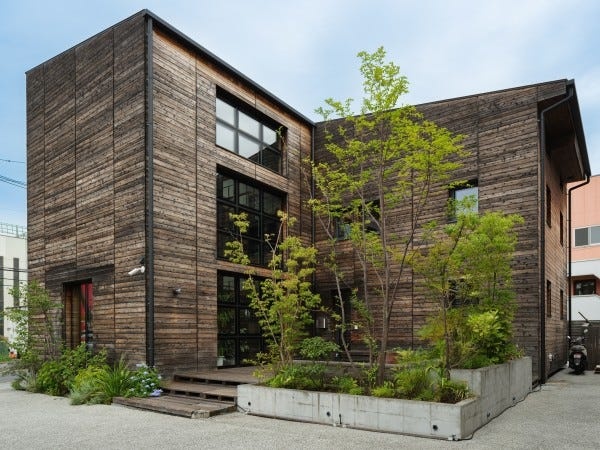 今年で79年目を迎えた小泉木材。木材の卸や木のぬくもりを活かした家づくりを手がけています。担当エリアは横浜・川崎がメインです。