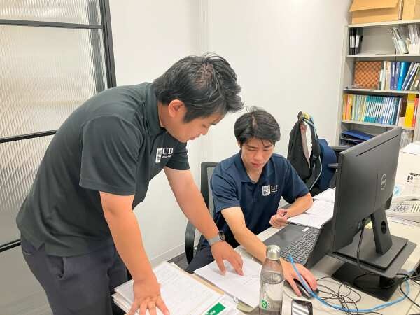 コピーライターの事務スタッフ・営業サポート・接客（普通自動車運転免許）