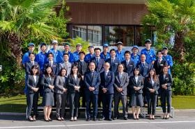 半田店集合写真