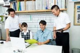 社内打ち合わせ風景