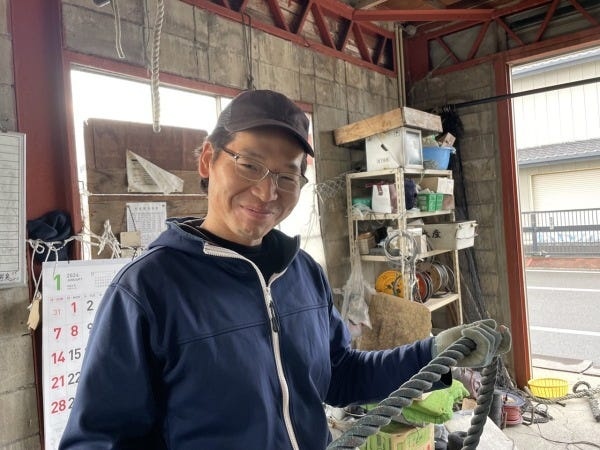 未経験者はまず基本となるロープワークから。先輩社員が丁寧に教えますので、未経験の方でもご安心ください。