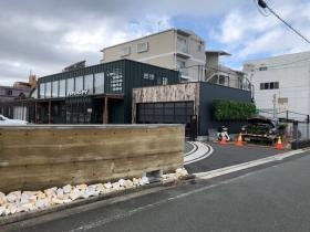 正面エントランス