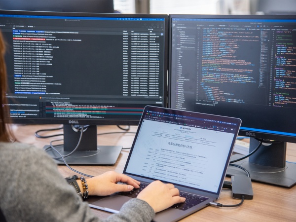 テレワークによってかかる光熱費の負担軽減のためテレワーク手当を導入しています。