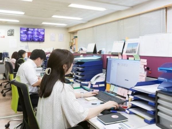 国際色豊かな総合物流企業の通関士・通関課通関士（住宅手当あり）