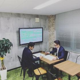 【社内打ち合わせ風景】